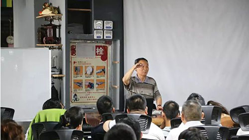 閥門界資深專家陸培文老師為般德全體員工進行培訓 閥門界資深專家陸培文老師為般德全體員工進行培訓