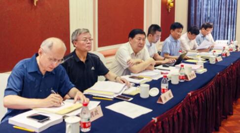 驗收組專家聽取項目介紹 驗收組專家聽取項目介紹
