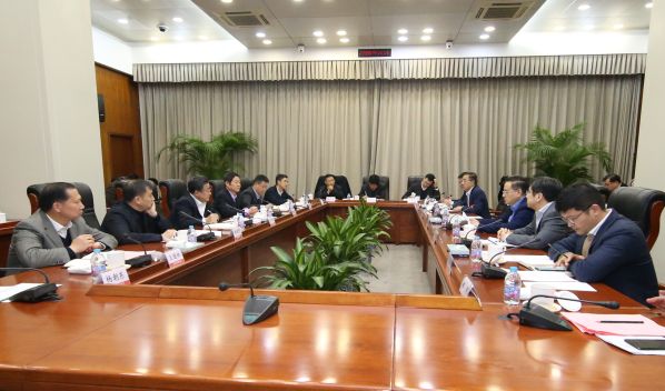 中核集團(tuán)與上海電氣會談:發(fā)揮兩家優(yōu)勢 攜手開拓市場 中核集團(tuán)與上海電氣會談:發(fā)揮兩家優(yōu)勢 攜手開拓市場