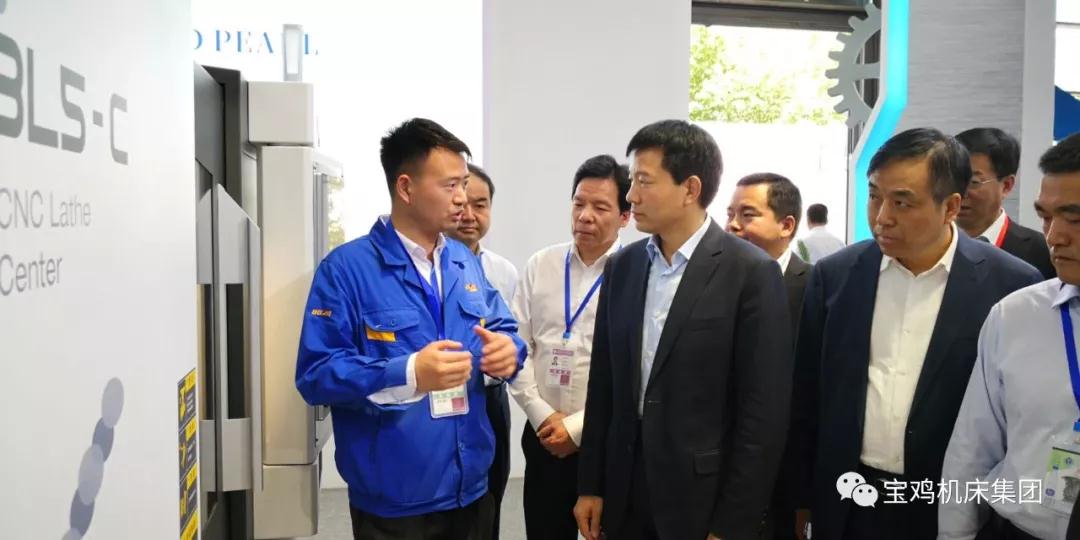 副省長(zhǎng)、寶雞市市委書記 徐啟方 副省長(zhǎng)、寶雞市市委書記 徐啟方