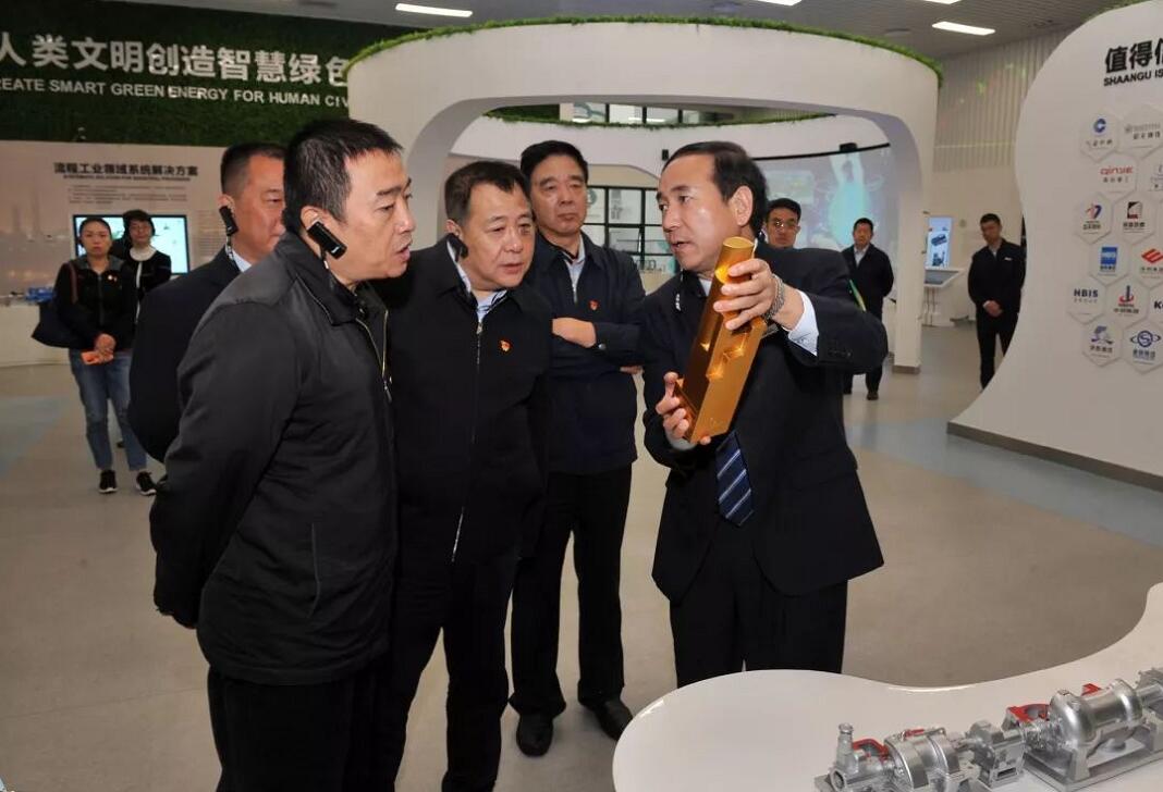 陜鼓集團黨委書記、董事長李宏安匯報了企業(yè)發(fā)展以及“不忘初心、牢記使命”主題教育推進等方面情況 陜鼓集團黨委書記、董事長李宏安匯報了企業(yè)發(fā)展以及“不忘初心、牢記使命”主題教育推進等方面情況