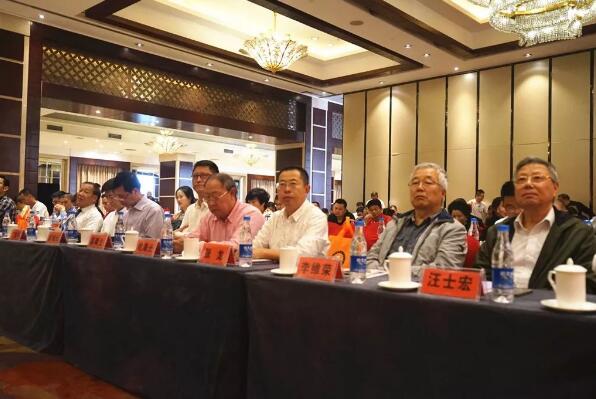 樂清市緊固件行業(yè)協(xié)會(huì)2019年會(huì)員大會(huì)盛勢開幕 樂清市緊固件行業(yè)協(xié)會(huì)2019年會(huì)員大會(huì)盛勢開幕