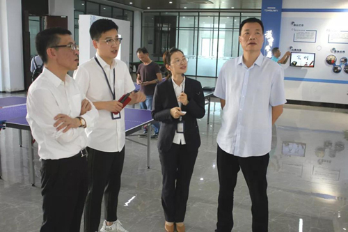 溫州市政協(xié)副主席徐有平來訪通力 溫州市政協(xié)副主席徐有平來訪通力