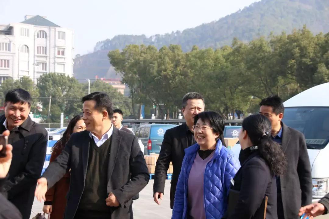 浙江省工會副主席張衛(wèi)華女士一行來大元泵業(yè)慰問調(diào)研 浙江省工會副主席張衛(wèi)華女士一行來大元泵業(yè)慰問調(diào)研