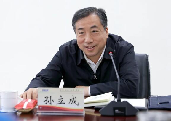 孫立成書記聽取匯報 孫立成書記聽取匯報