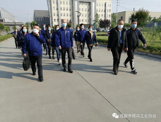 秘書長楊華軍、潤博董事長周明軍帶隊到訪科思精密模具交流學(xué)習 秘書長楊華軍、潤博董事長周明軍帶隊到訪科思精密模具交流學(xué)習