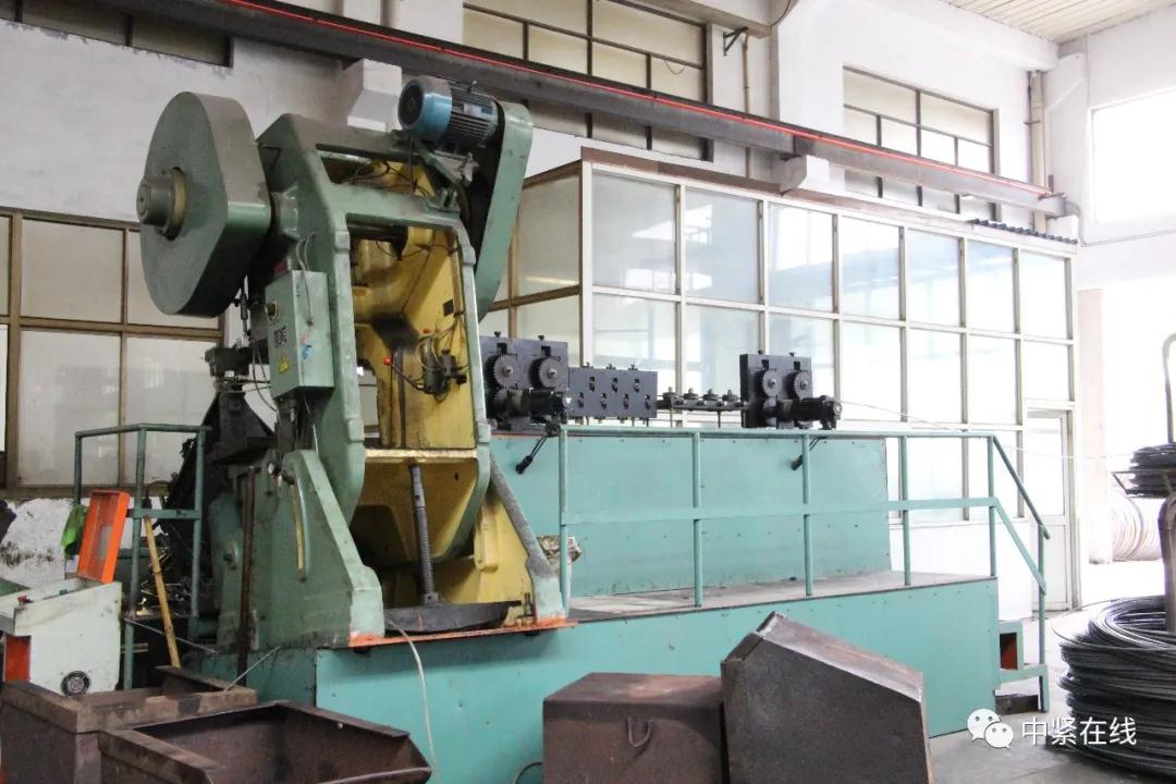 七豐自動(dòng)熱鐓成型機(jī) 七豐自動(dòng)熱鐓成型機(jī)