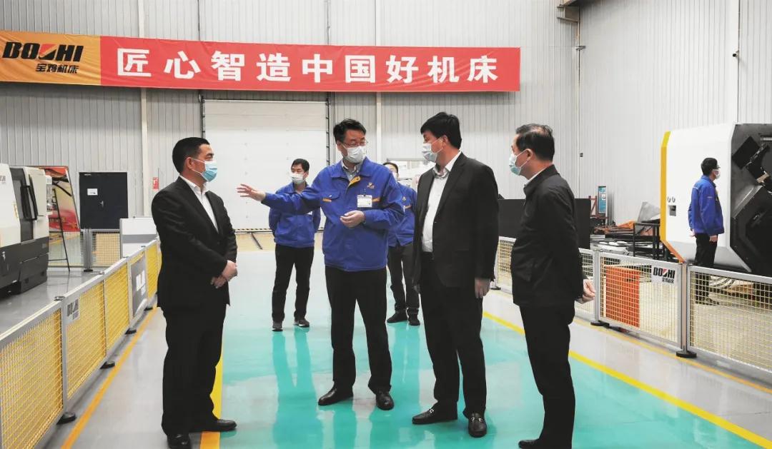 市委副書記吳鐵到寶雞機床集團調(diào)研 市委副書記吳鐵到寶雞機床集團調(diào)研