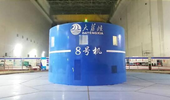國內(nèi)最大軸流轉(zhuǎn)槳式水輪發(fā)電機(jī)組——廣西大藤峽電站8號(hào)機(jī)正式進(jìn)入72小時(shí)試運(yùn)行。 國內(nèi)最大軸流轉(zhuǎn)槳式水輪發(fā)電機(jī)組——廣西大藤峽電站8號(hào)機(jī)正式進(jìn)入72小時(shí)試運(yùn)行。