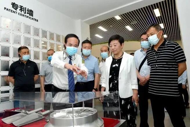 鄠邑區(qū)委副書記、區(qū)長裴靖瑜一行深入陜鼓考察調(diào)研 鄠邑區(qū)委副書記、區(qū)長裴靖瑜一行深入陜鼓考察調(diào)研