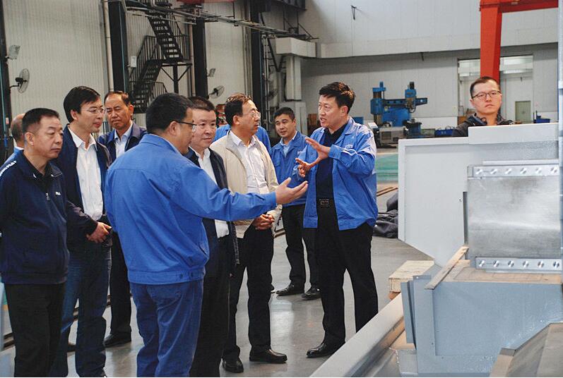 甘肅省財(cái)政廳副廳長(zhǎng)郝文杰來星火機(jī)床公司調(diào)研 甘肅省財(cái)政廳副廳長(zhǎng)郝文杰來星火機(jī)床公司調(diào)研