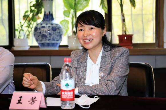 圖為南鋼黨委副書記王芳 圖為南鋼黨委副書記王芳