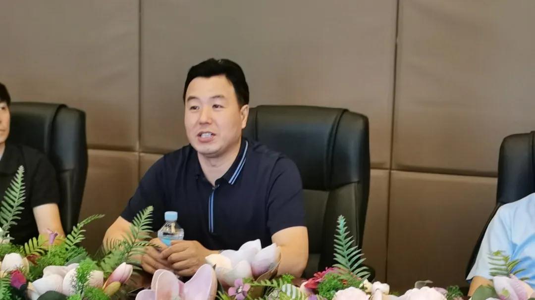 好利閥業(yè):抗擊疫情勇?lián)?dāng) 錦旗無(wú)聲寄真情 好利閥業(yè):抗擊疫情勇?lián)?dāng) 錦旗無(wú)聲寄真情