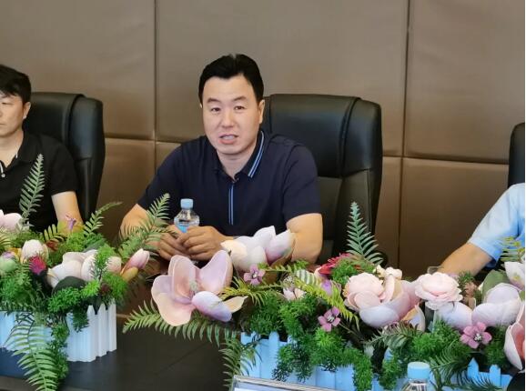 好利閥業(yè):抗擊疫情勇?lián)?dāng) 錦旗無(wú)聲寄真情 好利閥業(yè):抗擊疫情勇?lián)?dāng) 錦旗無(wú)聲寄真情