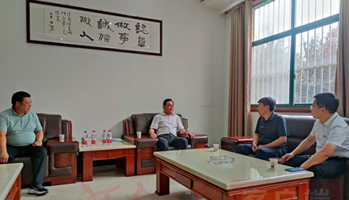 汝州市委常委、統(tǒng)戰(zhàn)部長范響立到煜達(dá)閥門等民企走訪調(diào)研 汝州市委常委、統(tǒng)戰(zhàn)部長范響立到煜達(dá)閥門等民企走訪調(diào)研