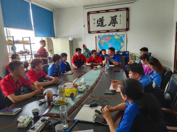 般德閥門總經(jīng)理夏許超參加入職訪談會,傾聽實(shí)習(xí)生心聲 般德閥門總經(jīng)理夏許超參加入職訪談會,傾聽實(shí)習(xí)生心聲