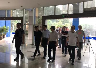 成都市模具工業(yè)協(xié)會:組織會員企業(yè)到德恩精工(上市公司)交流活動 成都市模具工業(yè)協(xié)會:組織會員企業(yè)到德恩精工(上市公司)交流活動