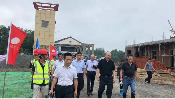 副省長李建中督導(dǎo)防汛搶險(xiǎn)工作 副省長李建中督導(dǎo)防汛搶險(xiǎn)工作
