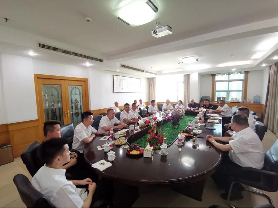 蒼南儀表召開“擁軍”座談會 蒼南儀表召開“擁軍”座談會