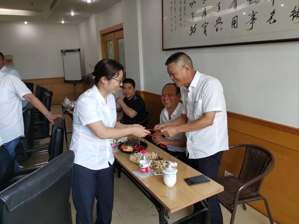 蒼南儀表召開“擁軍”座談會 蒼南儀表召開“擁軍”座談會