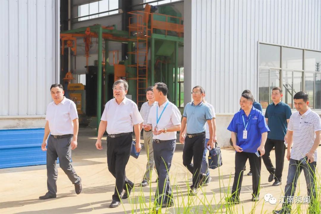 宣城市副市長寧偉一行走訪安徽江南泵閥集團(tuán)調(diào)研技改項(xiàng)目 宣城市副市長寧偉一行走訪安徽江南泵閥集團(tuán)調(diào)研技改項(xiàng)目