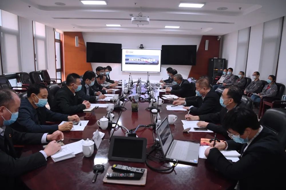 運城市總工會一行走訪慰問永濟電機公司勞模代表 運城市總工會一行走訪慰問永濟電機公司勞模代表