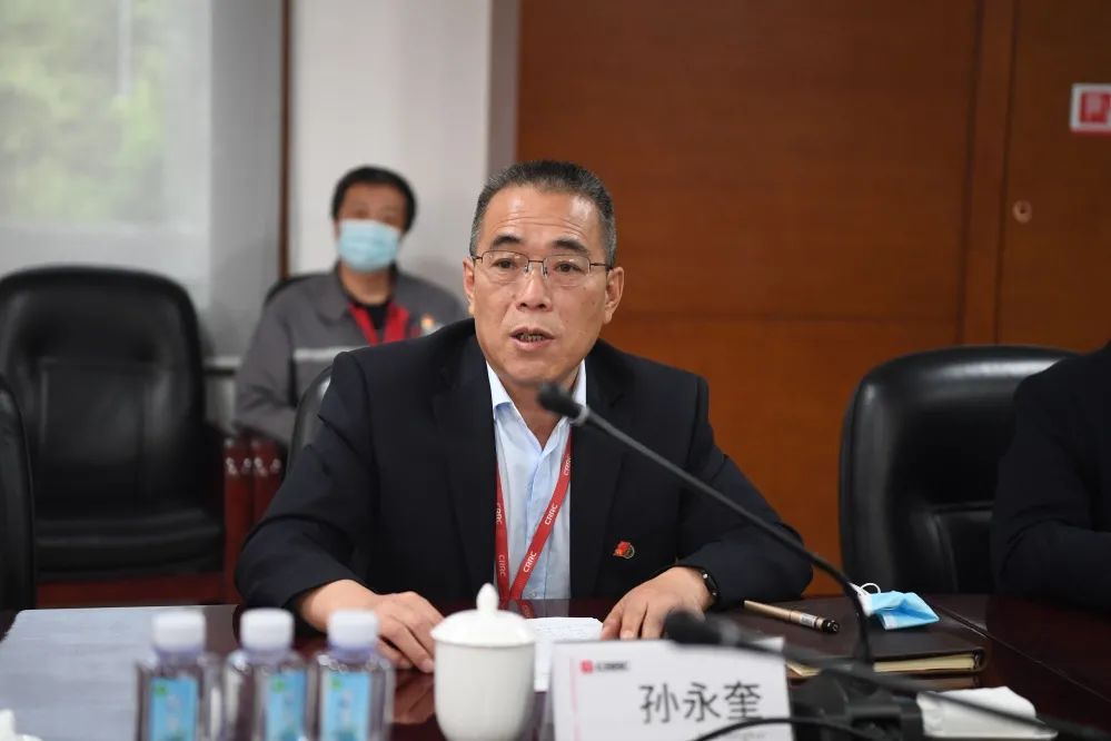運城市總工會一行走訪慰問永濟電機公司勞模代表 運城市總工會一行走訪慰問永濟電機公司勞模代表