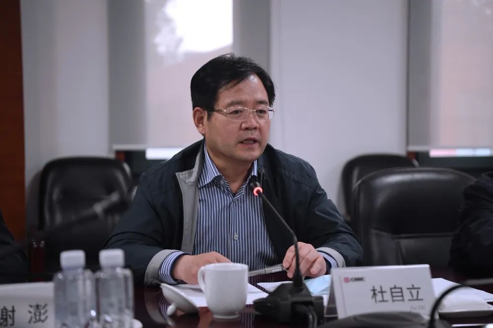 運城市總工會一行走訪慰問永濟電機公司勞模代表 運城市總工會一行走訪慰問永濟電機公司勞模代表
