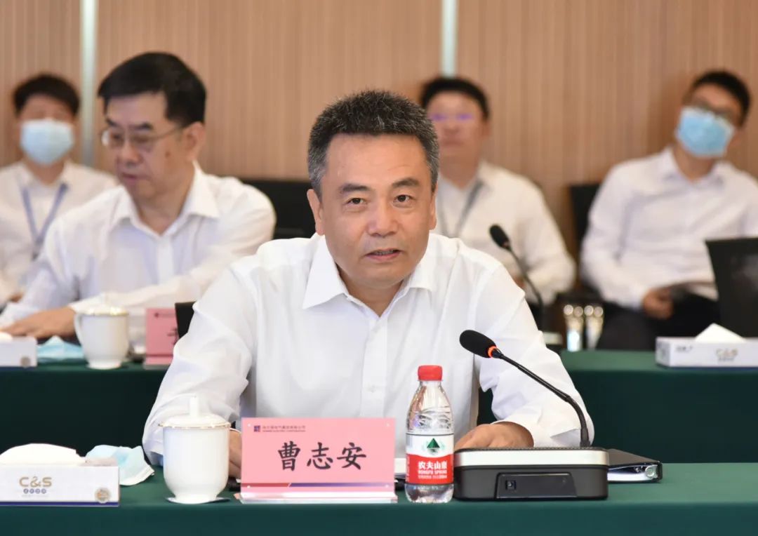 哈電集團(tuán)與特變電工簽署戰(zhàn)略合作協(xié)議 哈電集團(tuán)與特變電工簽署戰(zhàn)略合作協(xié)議