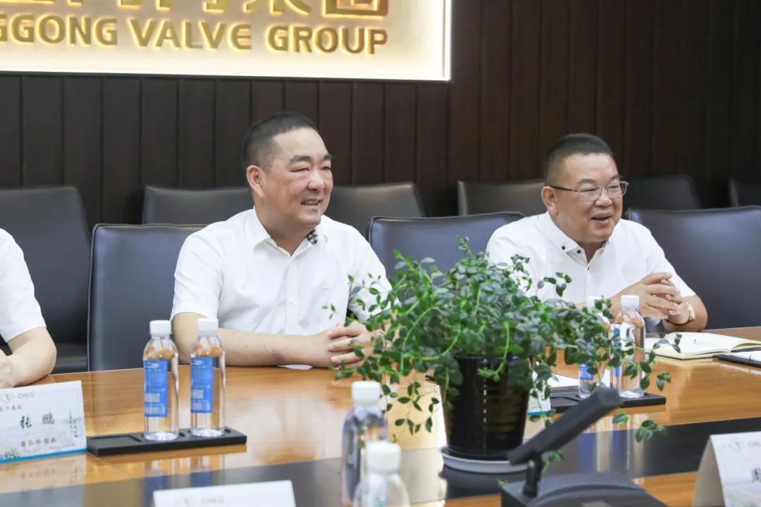 溫州灣新區(qū)管委會主任、龍灣區(qū)委書記周一富蒞臨良工閥門開展“三服務(wù)”活動 溫州灣新區(qū)管委會主任、龍灣區(qū)委書記周一富蒞臨良工閥門開展“三服務(wù)”活動