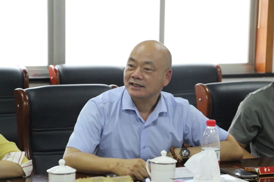 浙江省緊固件產(chǎn)業(yè)技術(shù)聯(lián)盟秘書長、嘉興市汽車零部件工業(yè)協(xié)會秘書長陳冠達 浙江省緊固件產(chǎn)業(yè)技術(shù)聯(lián)盟秘書長、嘉興市汽車零部件工業(yè)協(xié)會秘書長陳冠達