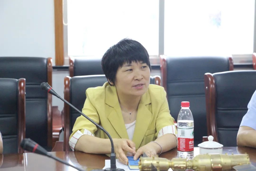 浙江省緊固件產(chǎn)業(yè)技術(shù)聯(lián)盟副秘書長、浙江東明不銹鋼制品股份有限公司生產(chǎn)部經(jīng)理莊翠芬 浙江省緊固件產(chǎn)業(yè)技術(shù)聯(lián)盟副秘書長、浙江東明不銹鋼制品股份有限公司生產(chǎn)部經(jīng)理莊翠芬