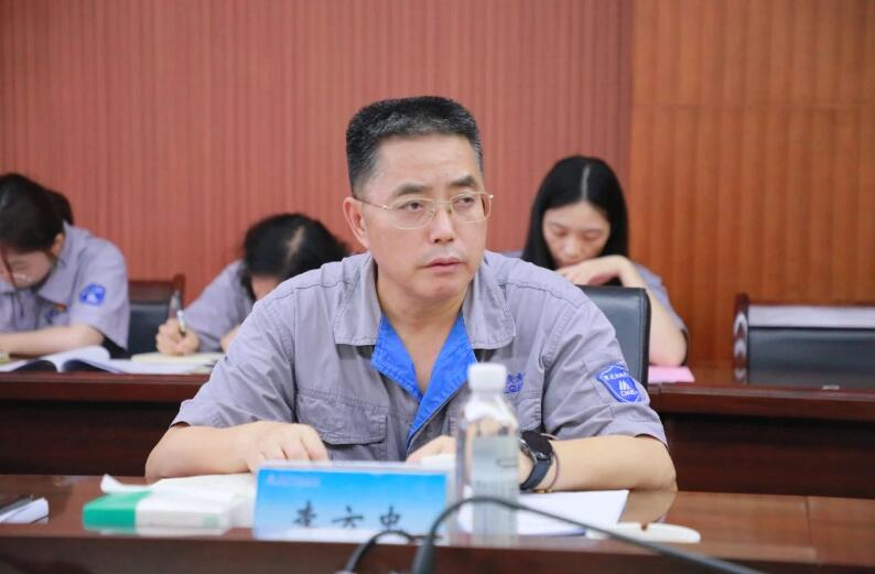 公司黨委書記、董事長李方忠作表態(tài)發(fā)言 公司黨委書記、董事長李方忠作表態(tài)發(fā)言