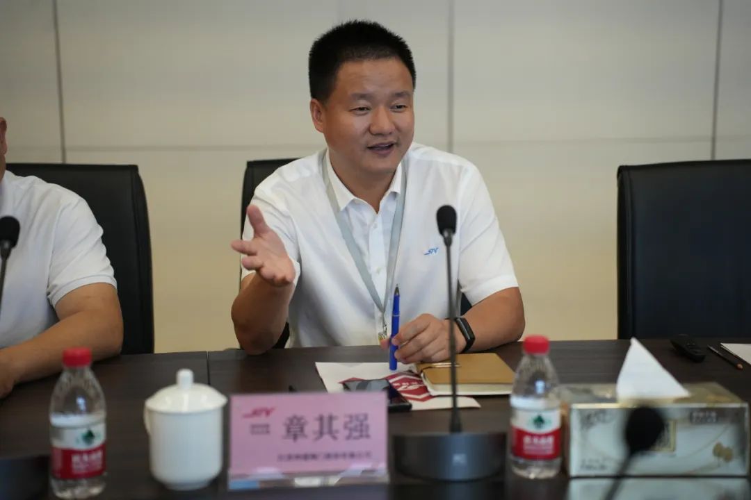 雙方領(lǐng)導(dǎo)合影留念 雙方領(lǐng)導(dǎo)合影留念