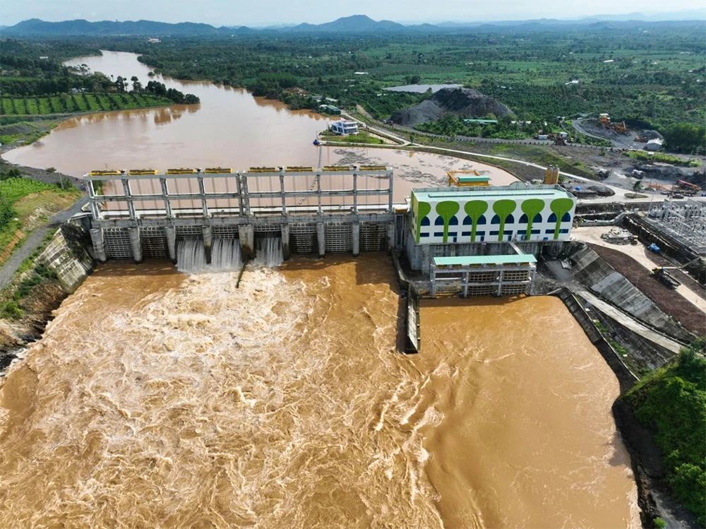 哈電電機(jī)研制的越南富新Ⅱ貫流機(jī)組全部投運(yùn) 哈電電機(jī)研制的越南富新Ⅱ貫流機(jī)組全部投運(yùn)