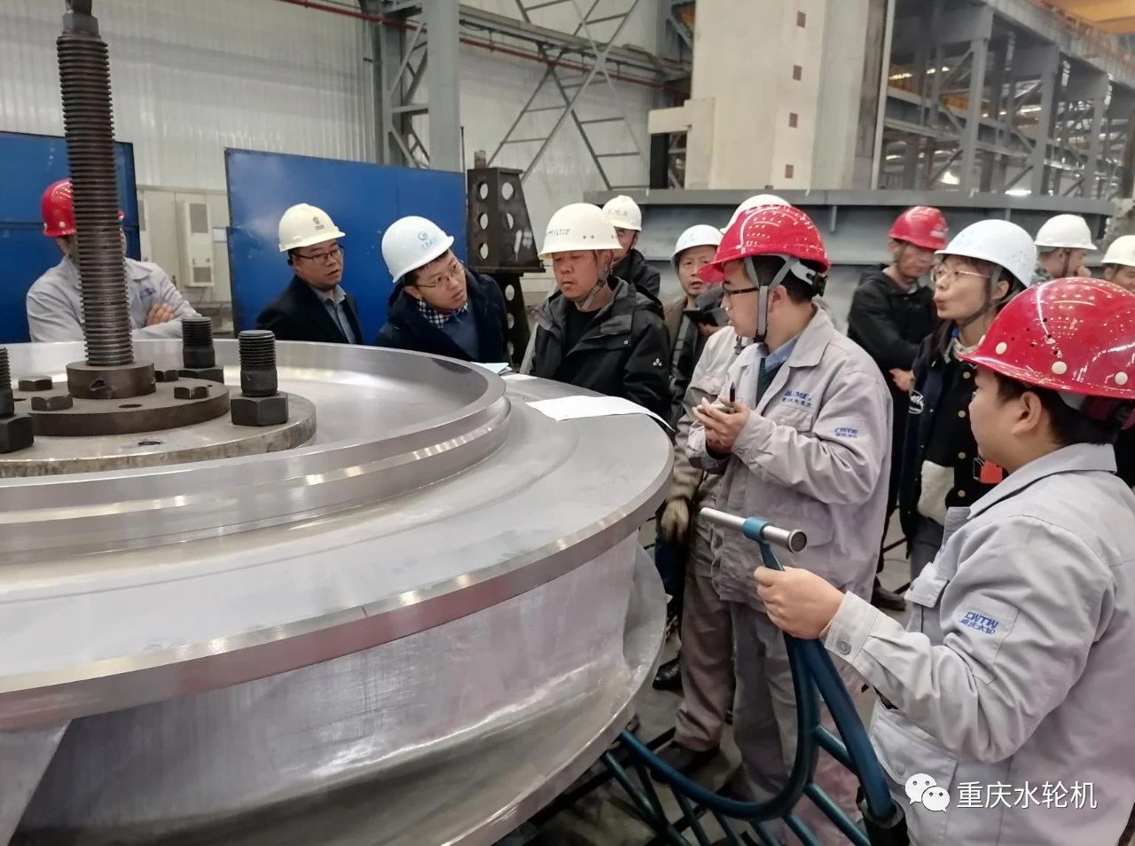 重慶水輪機公司順利通過渝西金剛沱離心泵葉輪靜平衡試驗驗收 重慶水輪機公司順利通過渝西金剛沱離心泵葉輪靜平衡試驗驗收