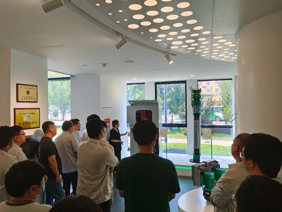 共繪供熱新篇章 北京建筑大學(xué)供熱管理專業(yè)定制研修班蒞臨威樂中國 共繪供熱新篇章 北京建筑大學(xué)供熱管理專業(yè)定制研修班蒞臨威樂中國