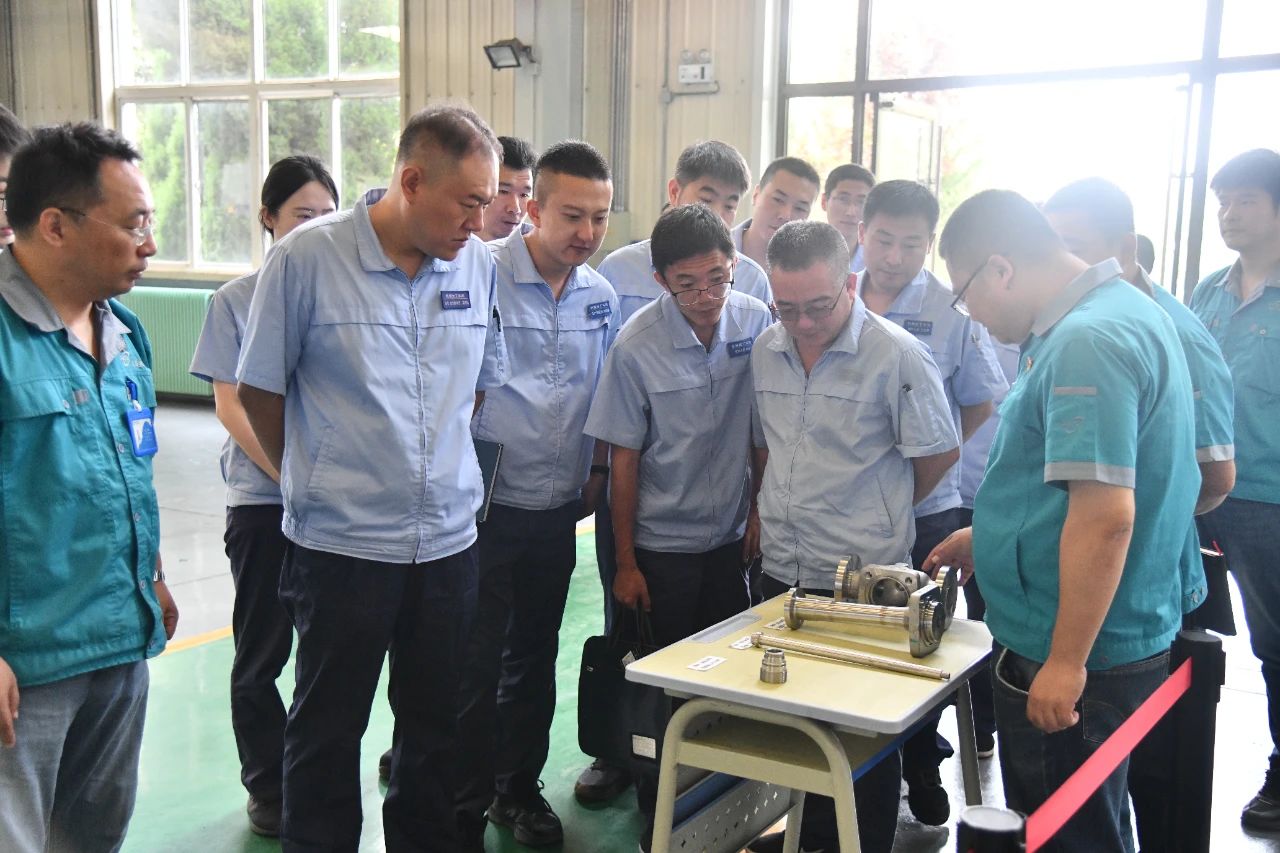 大連機(jī)床營(yíng)銷(xiāo)服務(wù)中心與大連長(zhǎng)豐實(shí)業(yè)機(jī)加車(chē)間開(kāi)展聯(lián)合主題黨日 大連機(jī)床營(yíng)銷(xiāo)服務(wù)中心與大連長(zhǎng)豐實(shí)業(yè)機(jī)加車(chē)間開(kāi)展聯(lián)合主題黨日