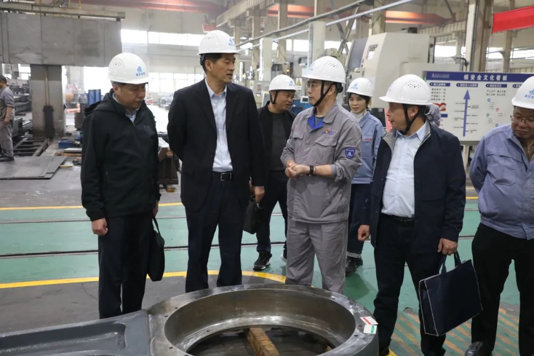 慶鈴集團(tuán)副總經(jīng)理張福倫一行到重慶水泵公司參觀交流 慶鈴集團(tuán)副總經(jīng)理張福倫一行到重慶水泵公司參觀交流