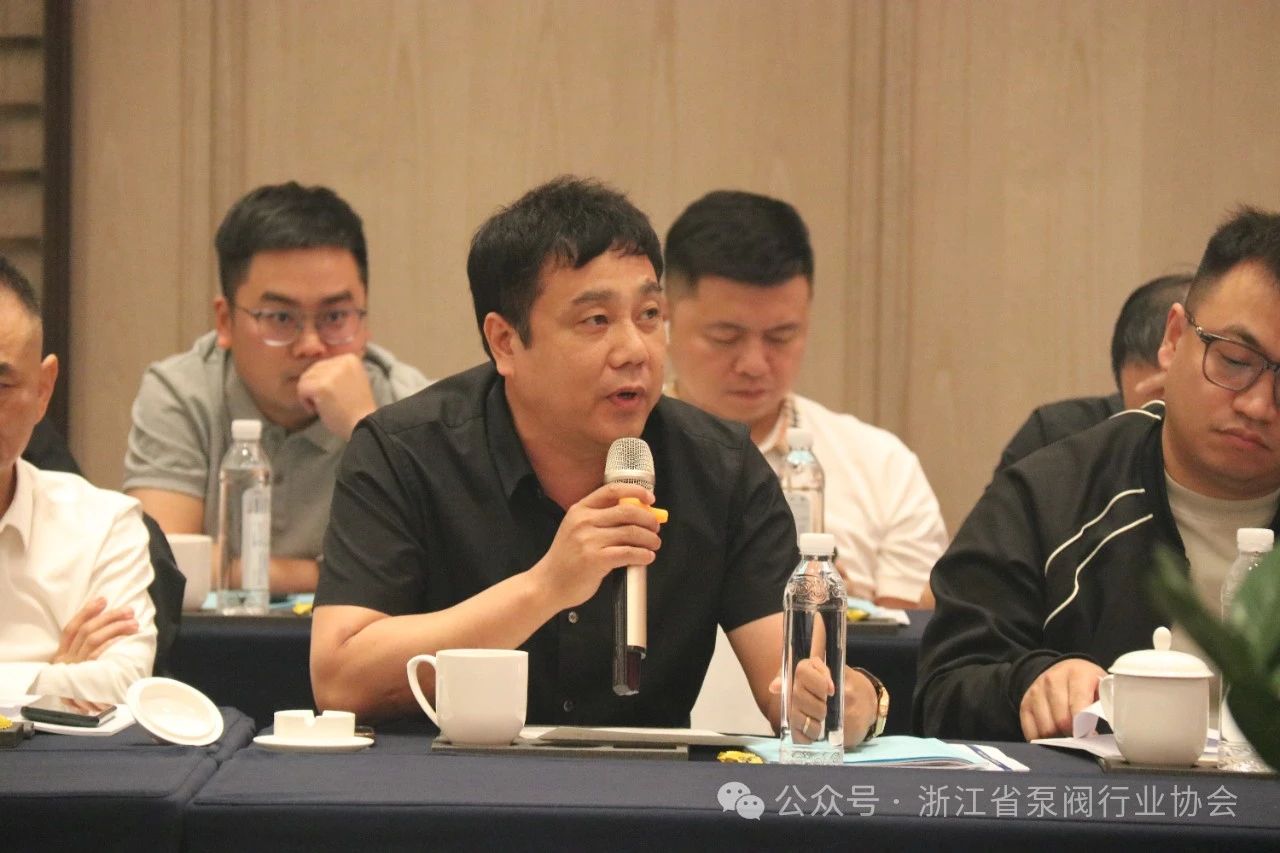 前程控股董事長胡景漢發(fā)言 前程控股董事長胡景漢發(fā)言