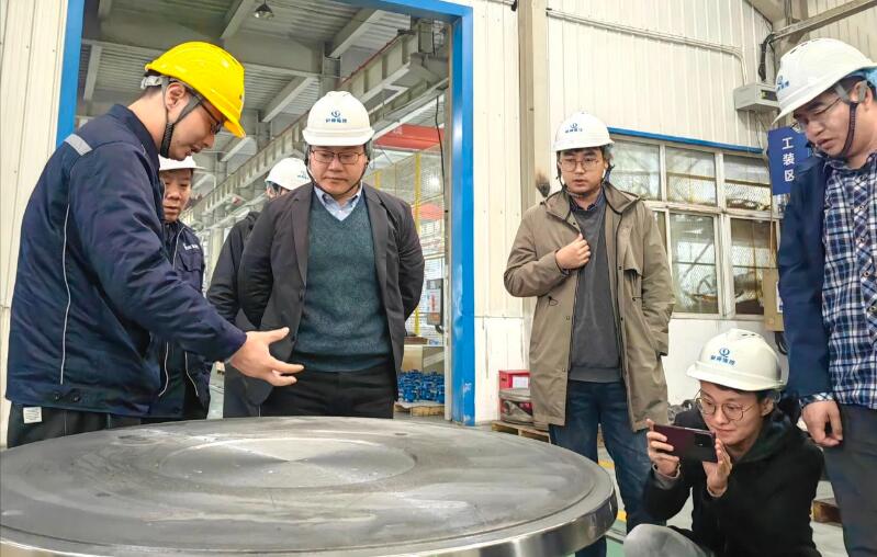 大連交通大學(xué)劉宇教授一行蒞臨泉舜流控參觀考察 大連交通大學(xué)劉宇教授一行蒞臨泉舜流控參觀考察