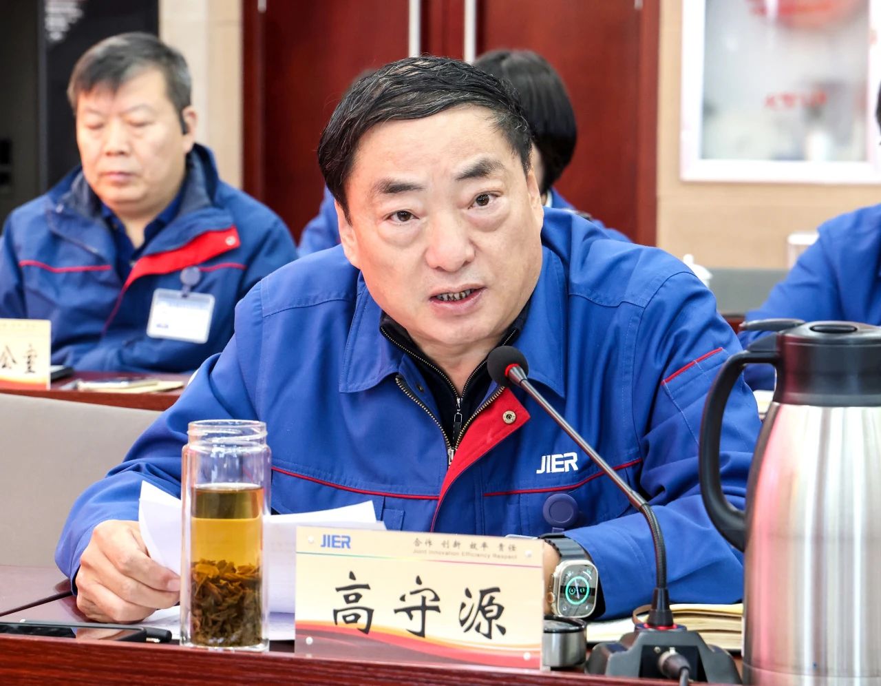 ▲濟南二機床黨委副書記、總經(jīng)理高守源主持活動 ▲濟南二機床黨委副書記、總經(jīng)理高守源主持活動