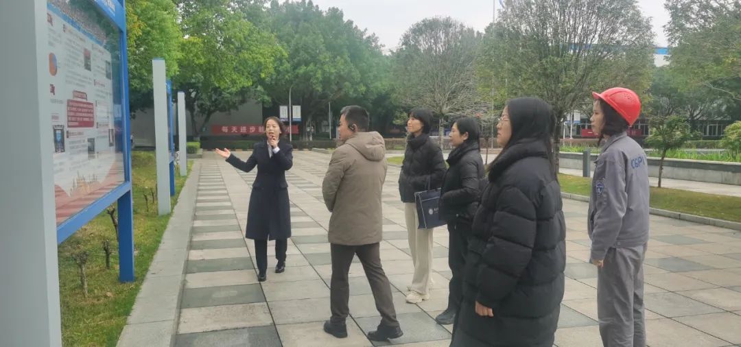 沙區(qū)稅務(wù)局副局長(zhǎng)崔寧一行到重慶水泵公司調(diào)研指導(dǎo)工作 沙區(qū)稅務(wù)局副局長(zhǎng)崔寧一行到重慶水泵公司調(diào)研指導(dǎo)工作