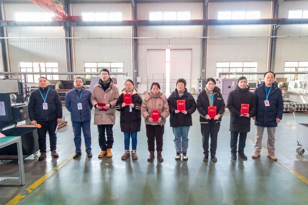 敬業(yè)耕耘獎(jiǎng)——曹娟、葉小惠、汪麗、趙小龍、黃俊杰、吳美 敬業(yè)耕耘獎(jiǎng)——曹娟、葉小惠、汪麗、趙小龍、黃俊杰、吳美