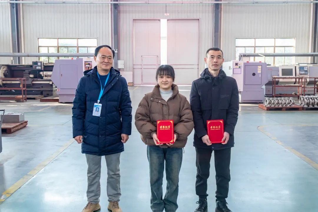 優(yōu)秀員工——潘巍、張惠敏 優(yōu)秀員工——潘巍、張惠敏
