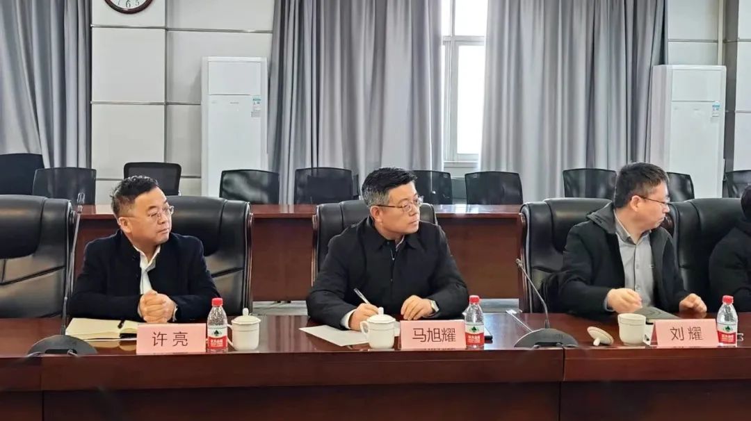 法士特集團(tuán)馬旭耀董事長(zhǎng)率隊(duì)訪問(wèn)武漢華中數(shù)控公司 法士特集團(tuán)馬旭耀董事長(zhǎng)率隊(duì)訪問(wèn)武漢華中數(shù)控公司