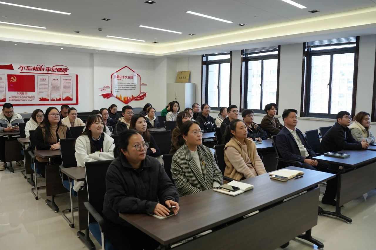江蘇神通閥門公司組織黨員干部收看“兩會歸來話兩會,凝心聚力謀發(fā)展”宣講活動 江蘇神通閥門公司組織黨員干部收看“兩會歸來話兩會,凝心聚力謀發(fā)展”宣講活動