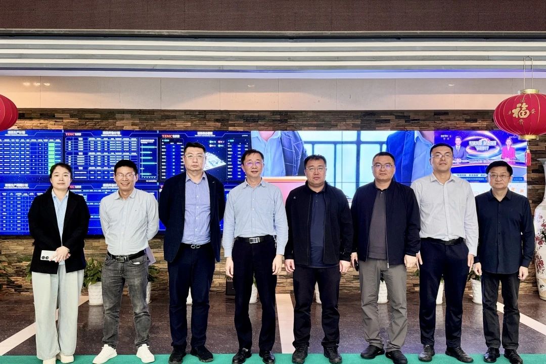 內(nèi)蒙古自治區(qū)霍林郭勒市趙副市長一行蒞臨天正模具參觀考察 內(nèi)蒙古自治區(qū)霍林郭勒市趙副市長一行蒞臨天正模具參觀考察