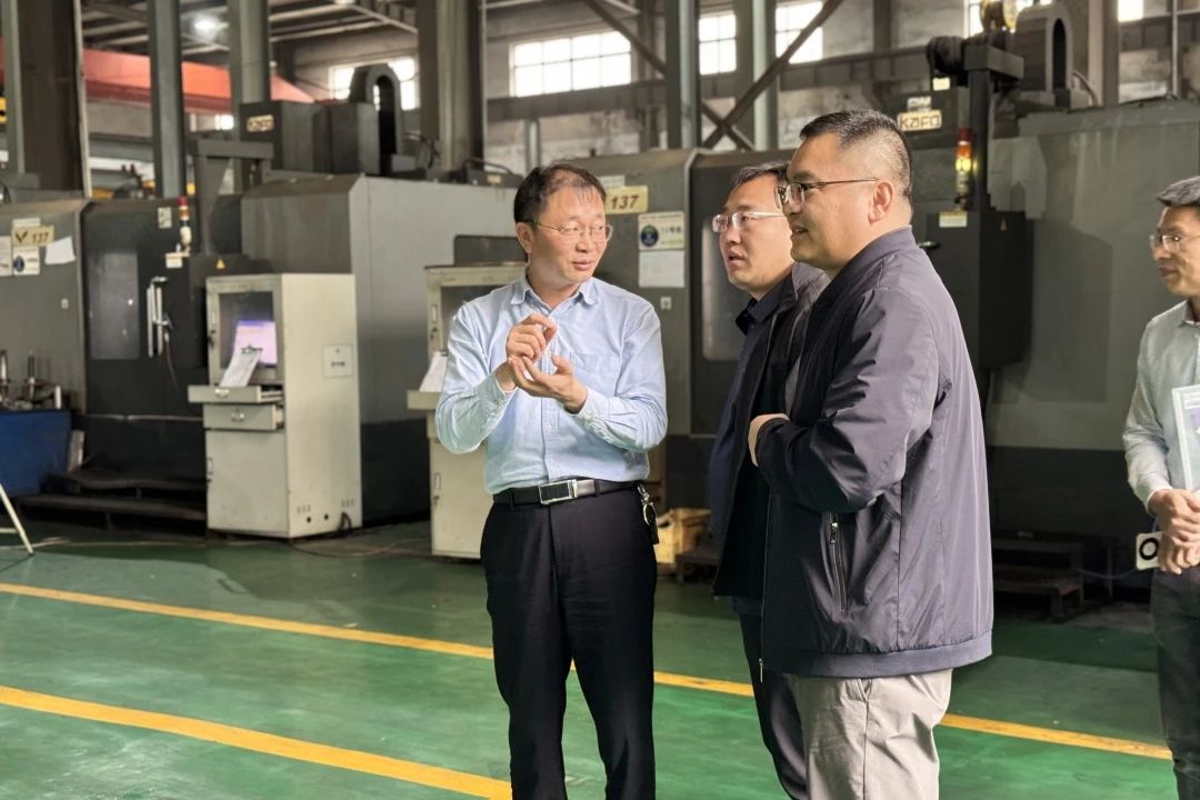 內(nèi)蒙古自治區(qū)霍林郭勒市趙副市長一行蒞臨天正模具參觀考察 內(nèi)蒙古自治區(qū)霍林郭勒市趙副市長一行蒞臨天正模具參觀考察