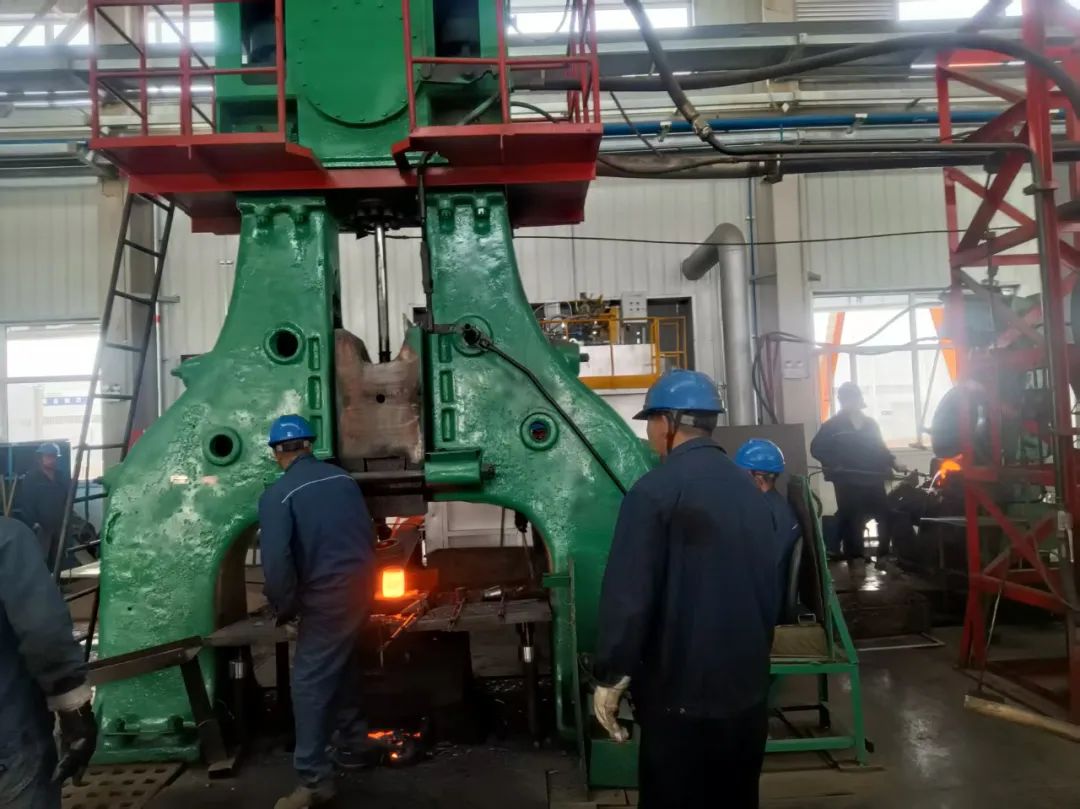 西北軸承鍛熱車間強化班組建設(shè),筑牢高質(zhì)量發(fā)展根基 西北軸承鍛熱車間強化班組建設(shè),筑牢高質(zhì)量發(fā)展根基